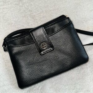 Giani Bernini Black Pebbled Faux Leather Crossbody Bag Silver Hardware Organizer